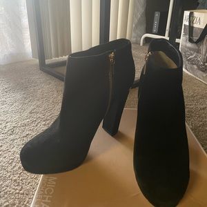 Michael kors black suede heel bootie